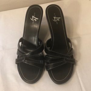 Life Stride Black Wedge Slip On Sandals. Size 7.5